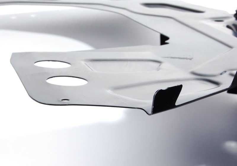 Guardabarros delantero derecho OEM 41117120872 para BMW E63 y E64 (630i con motores N52 y N53, cambio manual o automático, tracción trasera, 2004-2010). Original BMW.