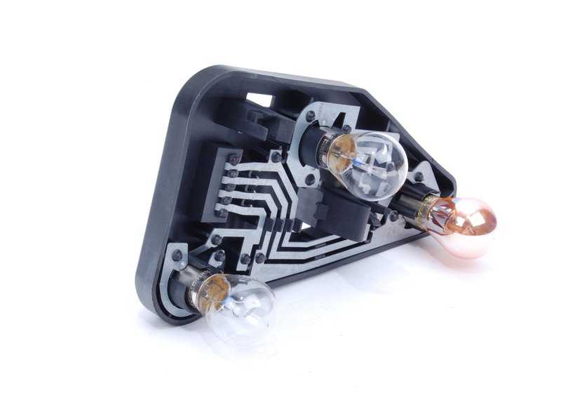 Portalamparas trasero derecho OEM 63213418440 para BMW X3 E83. Original BMW.