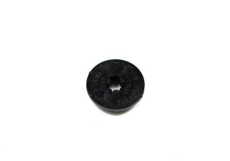 Separador plástico OEM 51478189959 para BMW E46, E39, E38, E85, E86. Compatible con varias molduras del maletero. Original BMW.