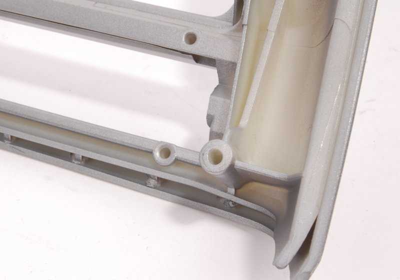 Moldura color plata, de la consola central para BMW E53. Original BMW