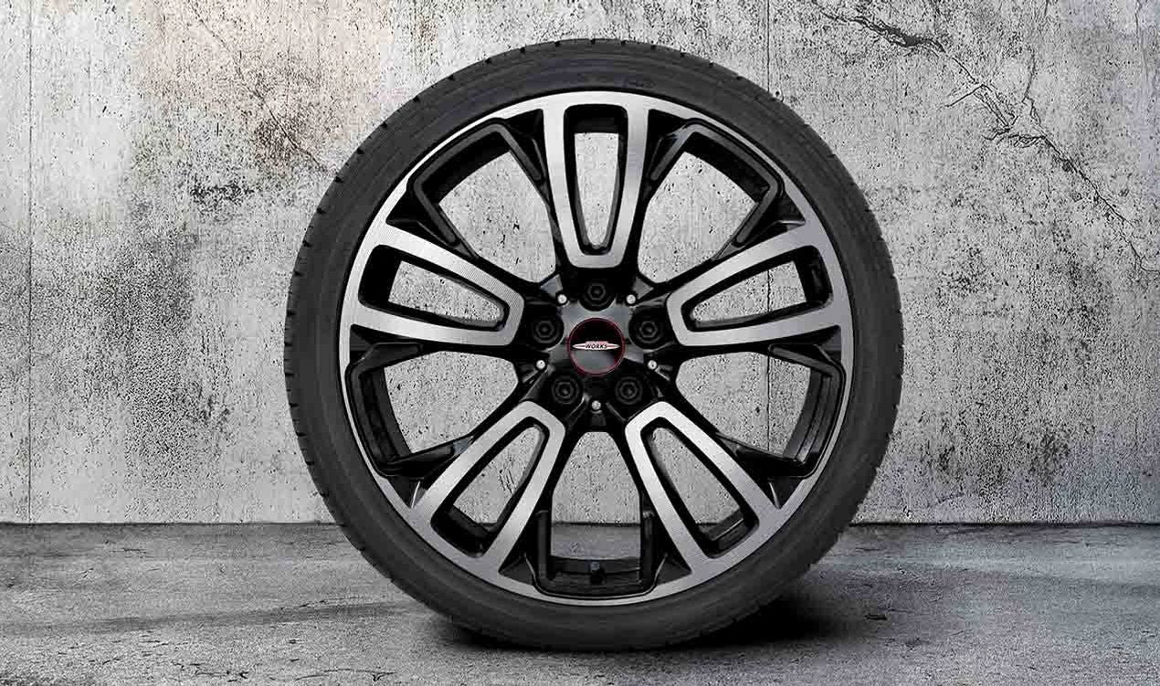 Llanta de aleación Circuit Spoke 901 18" Jet Black OEM 36106898048 para MINI F55, F56, F57. Compatible con versiones One, Cooper, Cooper S, Cooper D, Cooper SD. Original MINI.