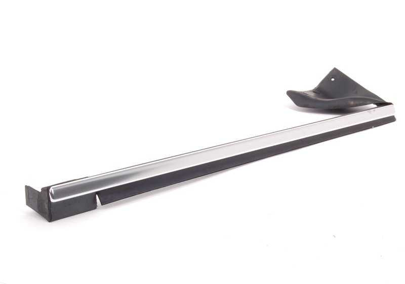 Cubierta exterior izquierda de marco de ventana cromada OEM 51367026387 para BMW E46. Original BMW.