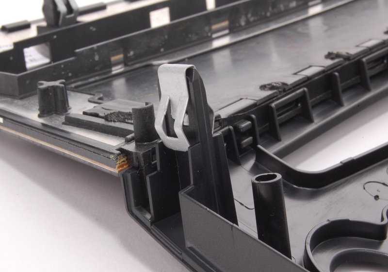 Moldura salpicadero en madera de álamo central OEM 51456951037 para BMW E60, E61. Original BMW.