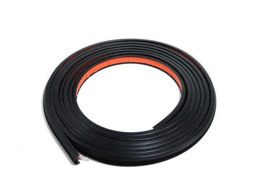 Board Sun Roof 54128133642 for BMW E34 518i, 520i, 525i (1990–1996). Replace the rubber of the perimeter of the sunroof. Original BMW.