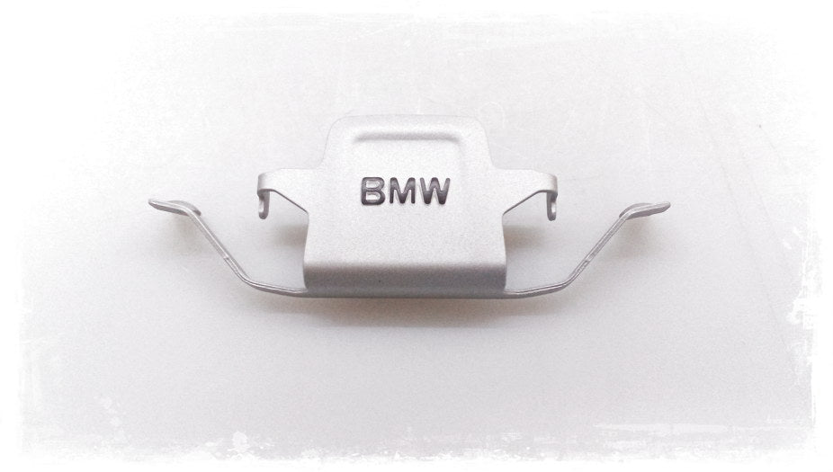 Juego de clips de retención para pinzas de freno OEM 34112359854 con logo BMW para BMW F20, F21, F22, F23, F30, F31, F32, F33, F36. Delantero y trasero. Original BMW.