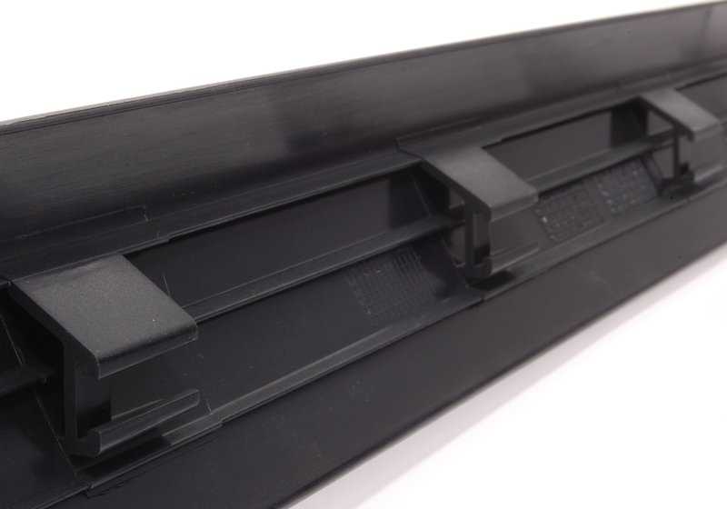 Embellecedor de estribo trasero derecho negro OEM 51478174532 para BMW E38. Original BMW.