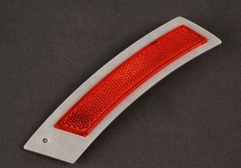 Reflector lateral izquierdo OEM 63147176671 para BMW E63, E64. Original BMW.