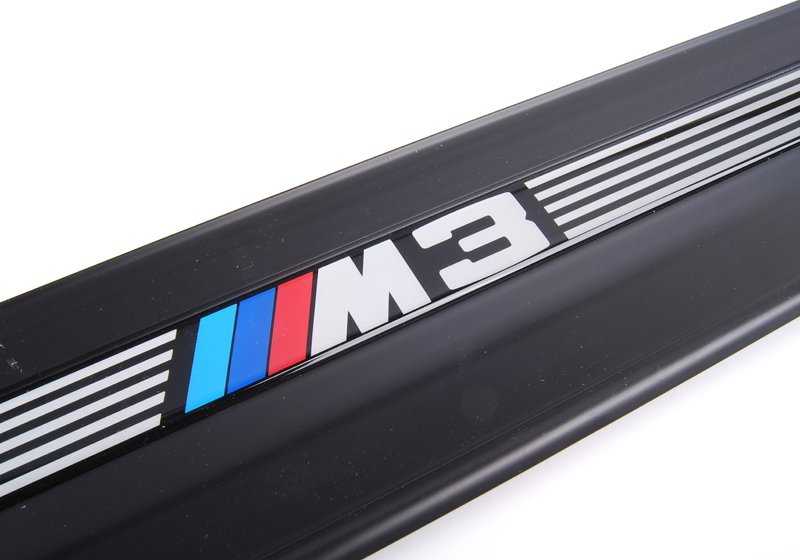 Moldura frontal OEM 51472252280 para BMW E36. Original BMW.