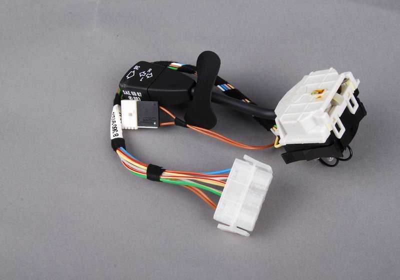 Interruptor de intermitentes, luces cortas y largas OEM 61318360913 para BMW E36, Z3. Original BMW.
