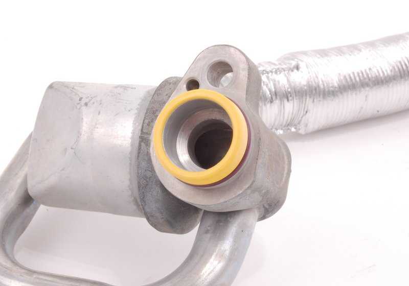 Tubería de aspiración del evaporador al compresor OEM 64536923956 para BMW E46. Original BMW.