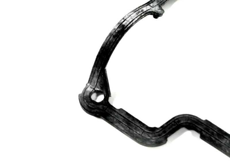 Junta perfilada OEM 11121404358 para BMW E36. Compatible con modelos de la Serie 3 E36. Pieza original BMW para tapa de culata y motor.