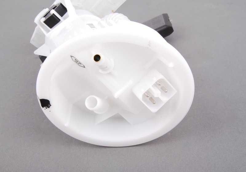 Bomba de combustible derecha OEM 16141182842 para BMW E36. Original BMW.