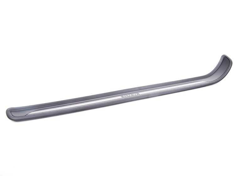 Embellecedor de entrada izquierdo OEM 51477201965 para BMW E92 y E93. Original BMW.