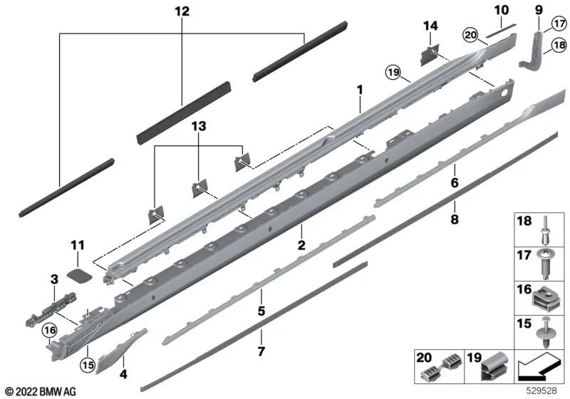 Rechte vordere Chromverzierung für BMW G70 (OEM 51775A26926). Original BMW