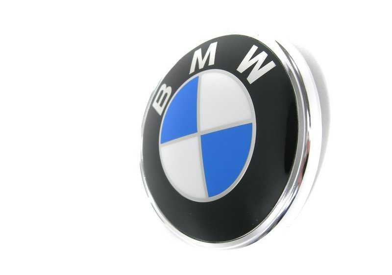 Emblema trasero maletero OEM 51141872329 para BMW E24. Pieza original BMW.