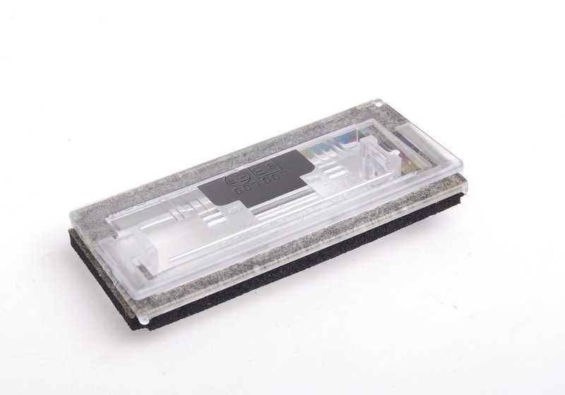 Tulipa luz maneta maletero OEM 51138236854 para BMW E46. Original BMW.