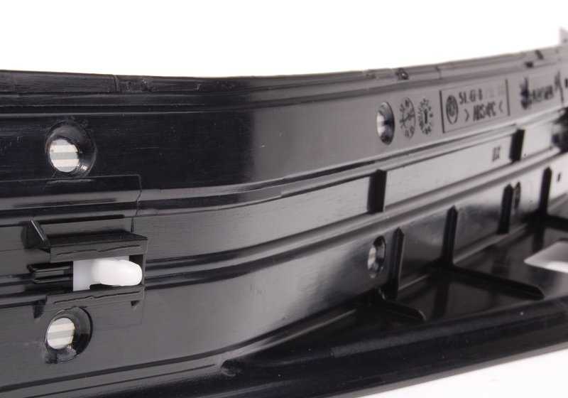 Embellecedor entrada trasero derecho OEM 51477891988 para BMW E46 (3er Serie). Original BMW.