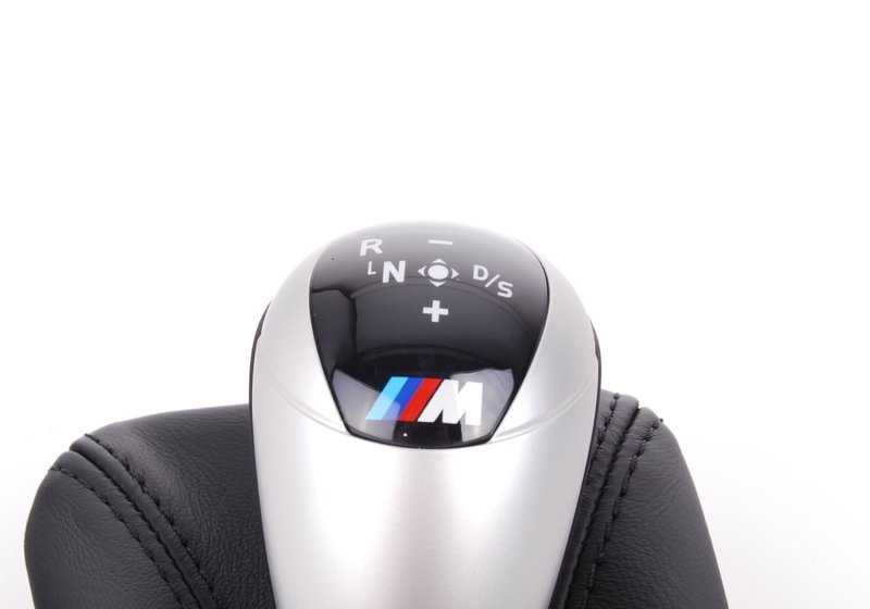 Pomo de cambio M Performance OEM 25122283705 para BMW E90, E90N, E92, E92N, E93, E93N con cambio DKG Drivelogic. Con logo M Performance y funda incluida. Original BMW.