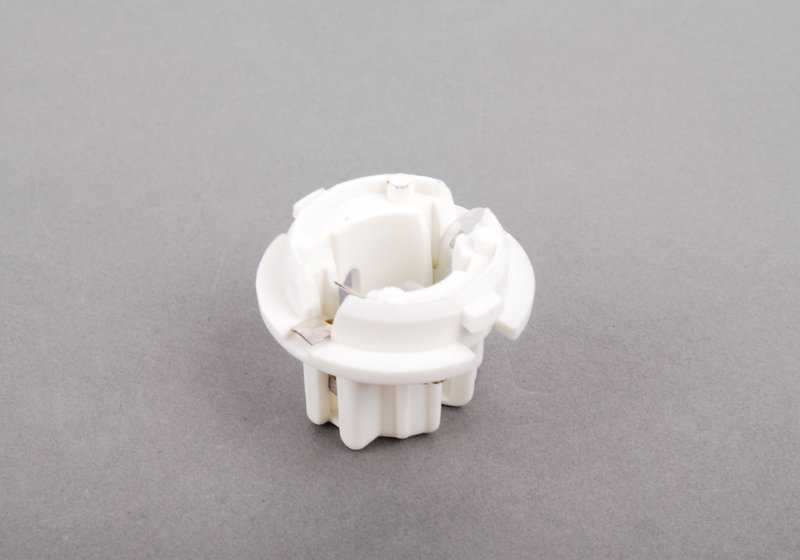 Original BMW OEM 63216943036 lamp holder for BMW E65, E66, E83, E53, E70. Compatible with all listed models.