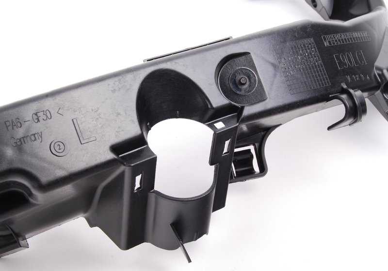 Soporte izquierdo para faro delantero OEM 51647138401 para BMW E90, E91. Original BMW.