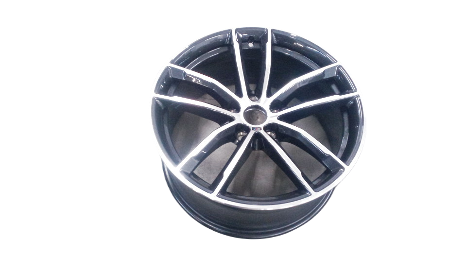 Llantas de aleación M Doble Radio 662 OEM 36118747407 para BMW G30 y G31. Acabado orbit gris bicolor, 18 pulgadas, original BMW. Compatibles con versiones 518d, 520d, 520i, 520e, xDrive.