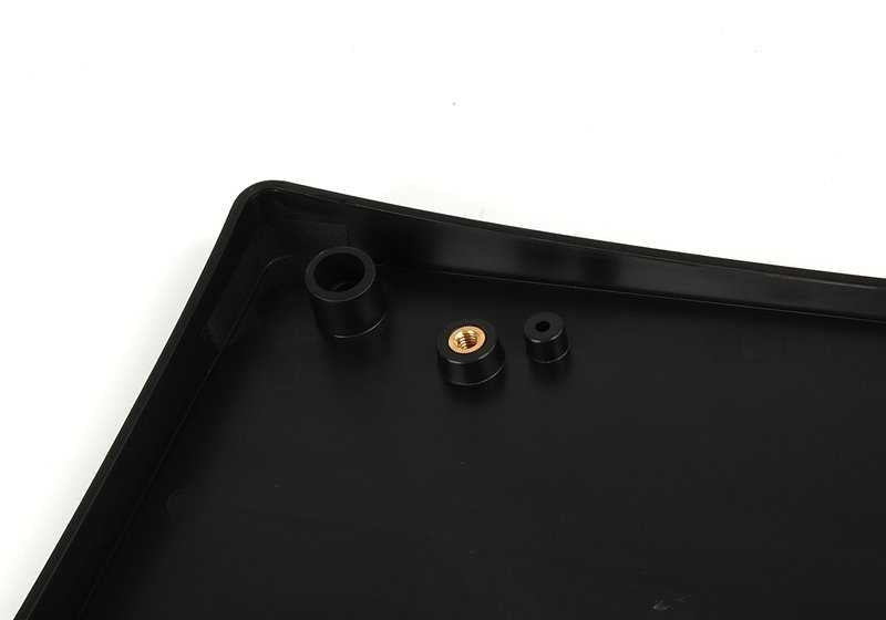 Soporte para matrícula OEM 51117058449 para BMW E90, E91. Original BMW.