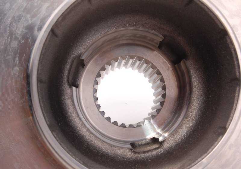 Brida de transmisión trasera OEM 33411095768 para BMW E36. Original BMW.
