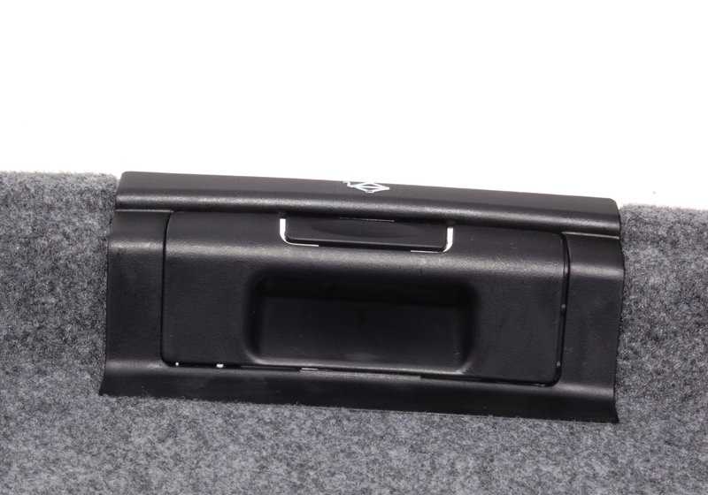 OEM 5147823611 tronco de alto para BMW E46. Ideal para proteger a sujeira e o tronco líquido. Acessório BMW original.