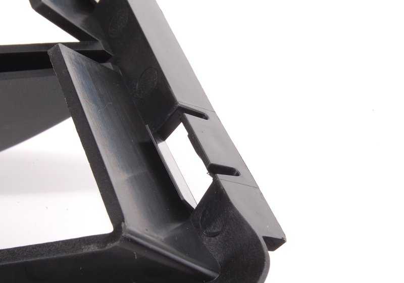 Rejilla de entrada de aire izquierda OEM 51118045921 para BMW Serie 1 E82, E88. Original BMW.