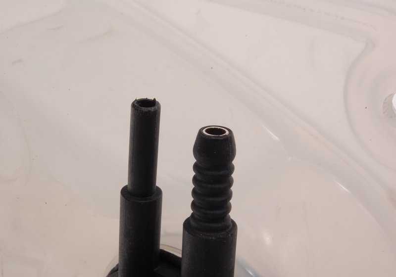 **Depósito de Expansión Refrigerante OEM 17112227091 para BMW E34. Original BMW.**