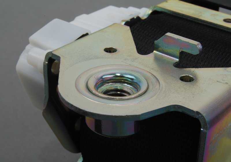 Corrente de segurança frontal esquerda com OEM pré -tenhor 72119114283 para BMW E92, E92N. BMW original.