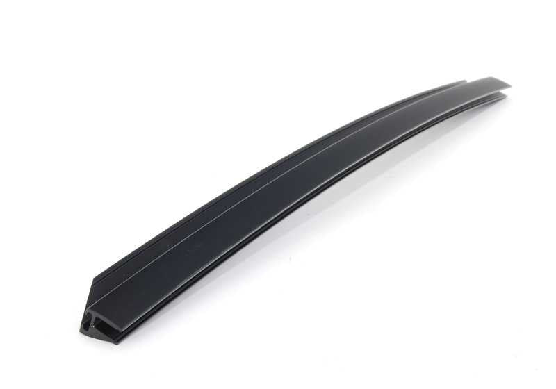 Embellecedor lateral izquierdo OEM 51361922165 para BMW E30. Pieza original BMW.