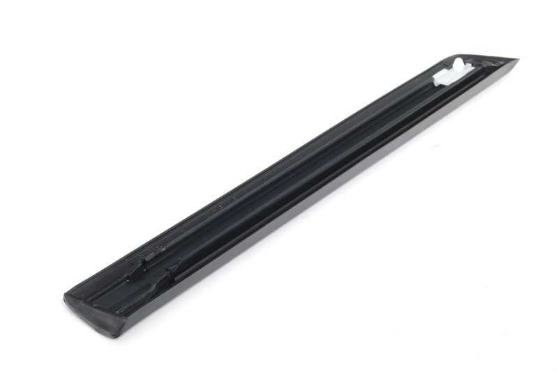 Moldura lateral delantera derecha OEM 51131944942 para BMW E34. Original BMW