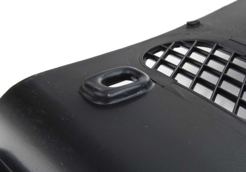 Tampa lateral direita OEM 51711946126 para BMW E34 518i, 520i. Compatível com modelos feitos entre 1987 e 1996. BMW de substituição original.