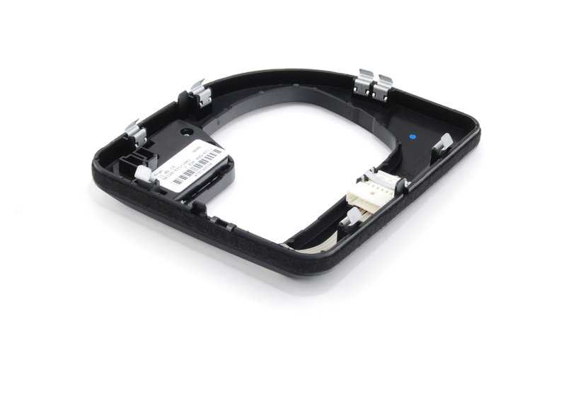 Embellecedor palanca de cambios OEM 51167034089 para BMW E60, E61 5-Series. Compatible con versiones 520d, 520i, 523i (manual y automático). Original BMW.