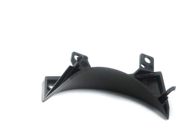 Embellecedor izquierdo para faro antiniebla OEM 63176906427 para BMW E39 520d, 520i {modelos DM71, DR71, DS11, DS12, DS21, DS22, DT11, DT12, DT21, DT22}. Original BMW.