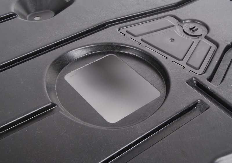 OEM 51758046494 Coperchio protettivo motorio per BMW E82. BMW di riserva originale. Ideale per proteggere il vano motore sporco e possibili danni.