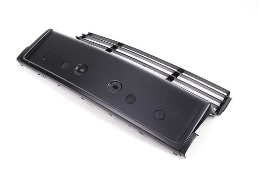 Grille avant OEM 51111934337 pour la série BMW 5 E34 (518i, 520i) avec des moteurs M40 et M20. Compatible avec les versions manuelles et automatiques. BMW d'origine.