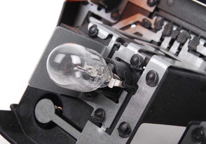 Soporte portabombillas luz trasera lateral izquierda OEM 63217174407 para BMW E92. Original BMW.