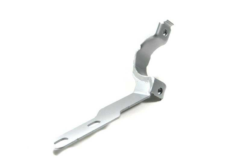 Soporte del sistema de escape OEM 18311728409 para BMW E36. Pieza original BMW. Ideal para fijar correctamente el escape bajo el vehículo. Compatible con versiones que montan transmisión 5HP18/THMR1.