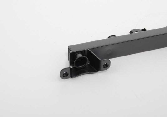 Tubo de inyección OEM 13531717073 para BMW Serie 3 E30 y Serie 5 E28. Original BMW.