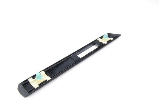 Moldura lateral delantera derecha negra OEM 51138208388 para BMW Serie 7 E38 (725tds, 728i) con cambio manual o automático. Compatible con modelos producidos entre 1995 y 2001. Original BMW.