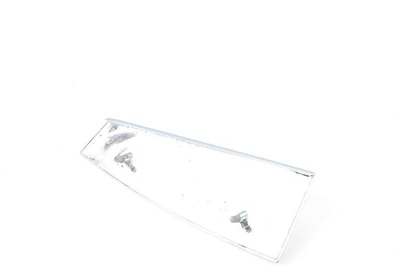 Embellecedor trasero izquierdo OEM 63211355215 para BMW E30. Pieza original BMW.