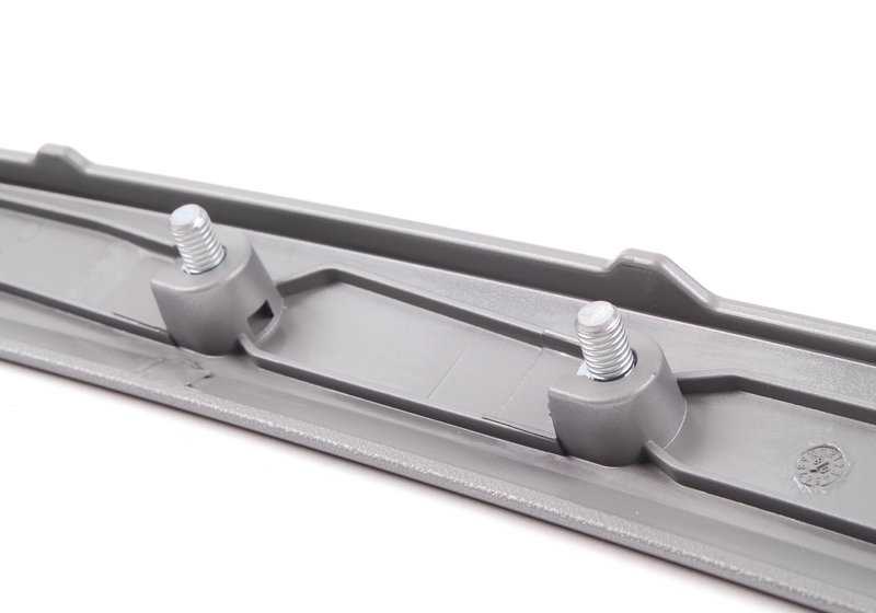 Moldagem decorativa Porta frontal esquerda OEM 51416970555 para BMW E90 e E91. BMW original da cor do titânio.