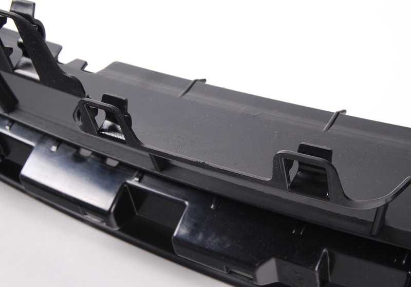 Toma de aire central OEM 51117263478 para BMW F30 y F31 (316d, 316i) con motores N47, B47 y N13. Compatible con versiones manuales y automáticas. Original BMW.