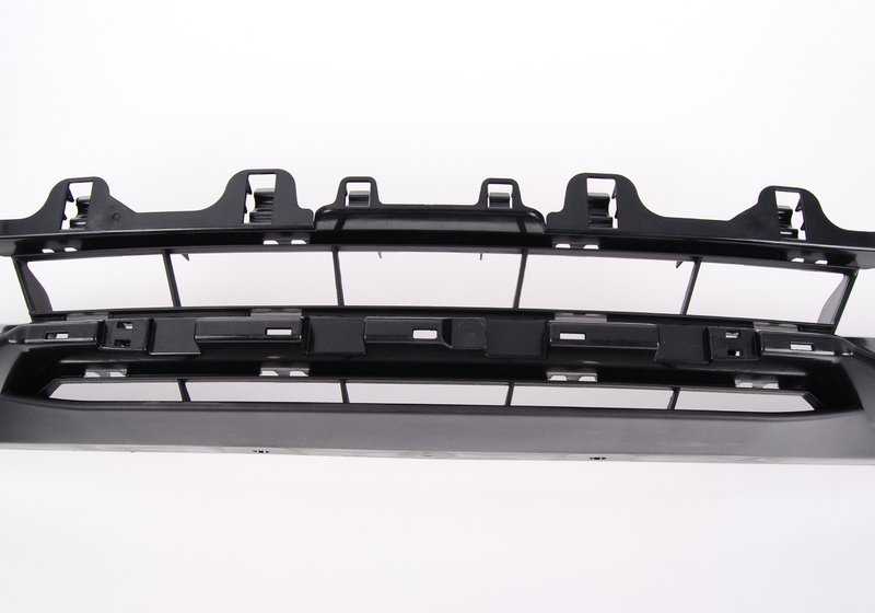 Toma de aire central OEM 51117263478 para BMW F30 y F31 (316d, 316i) con motores N47, B47 y N13. Compatible con versiones manuales y automáticas. Original BMW.