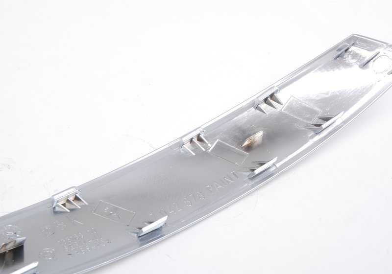Embellecedor interior tirador puerta derecha OEM 51418040696 para BMW E85, E86. Original BMW.