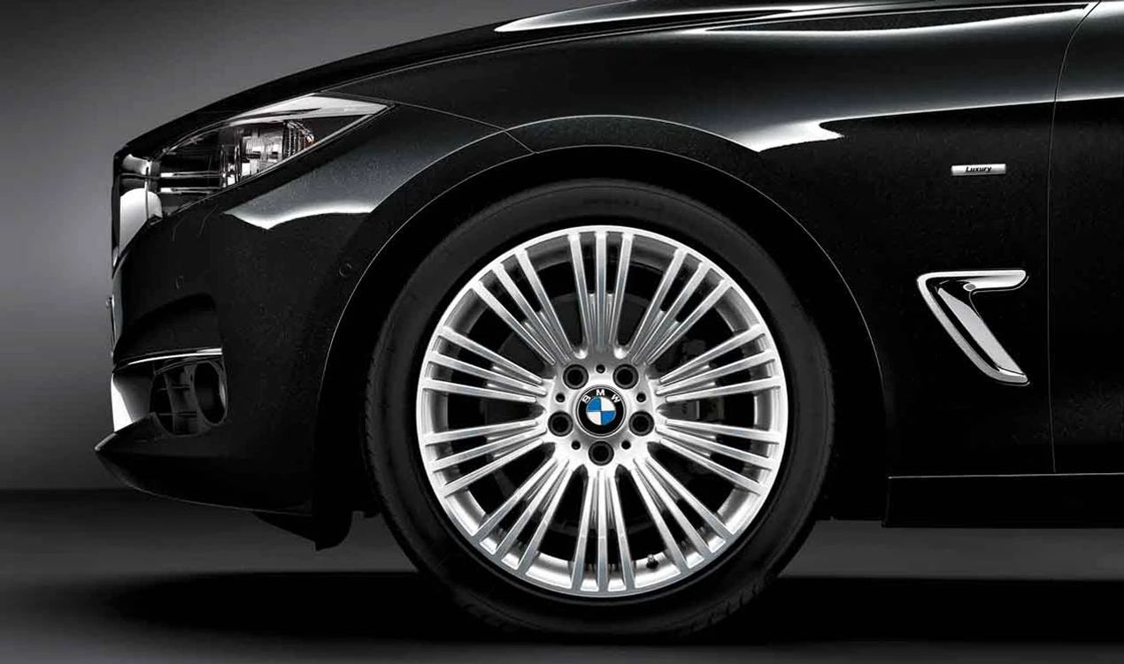 Llanta de aleación W-Speiche 440 de 19" OEM 36106854680 para BMW F34 (3er Gran Turismo). Color gris espacial bicolor brillante. Compatible con modelos 318d, 320d. Original BMW.