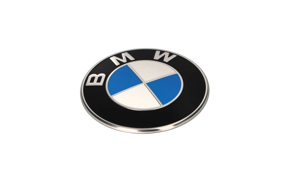 Plate with logo Ø82mm OEM 51767288752 for BMW 1 F20/F21 Series, Series 3 F30/F31, 5 F10/G30 Series, X1 F48, X3 G01… and more. Original BMW.