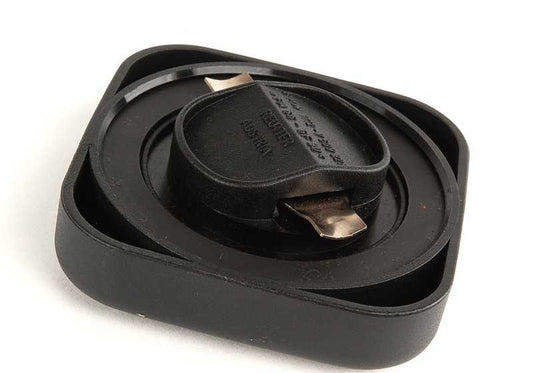Tapa tapón aceite motor OEM 11127509328 para BMW E87, E30, E36, E46, E90, E91, E92, E93, E34, E39, E60, E61, E63, E64, E32, E38, E65, E66, E31, E83, E53, E70, E71, Z3, E85, E52. Original BMW.